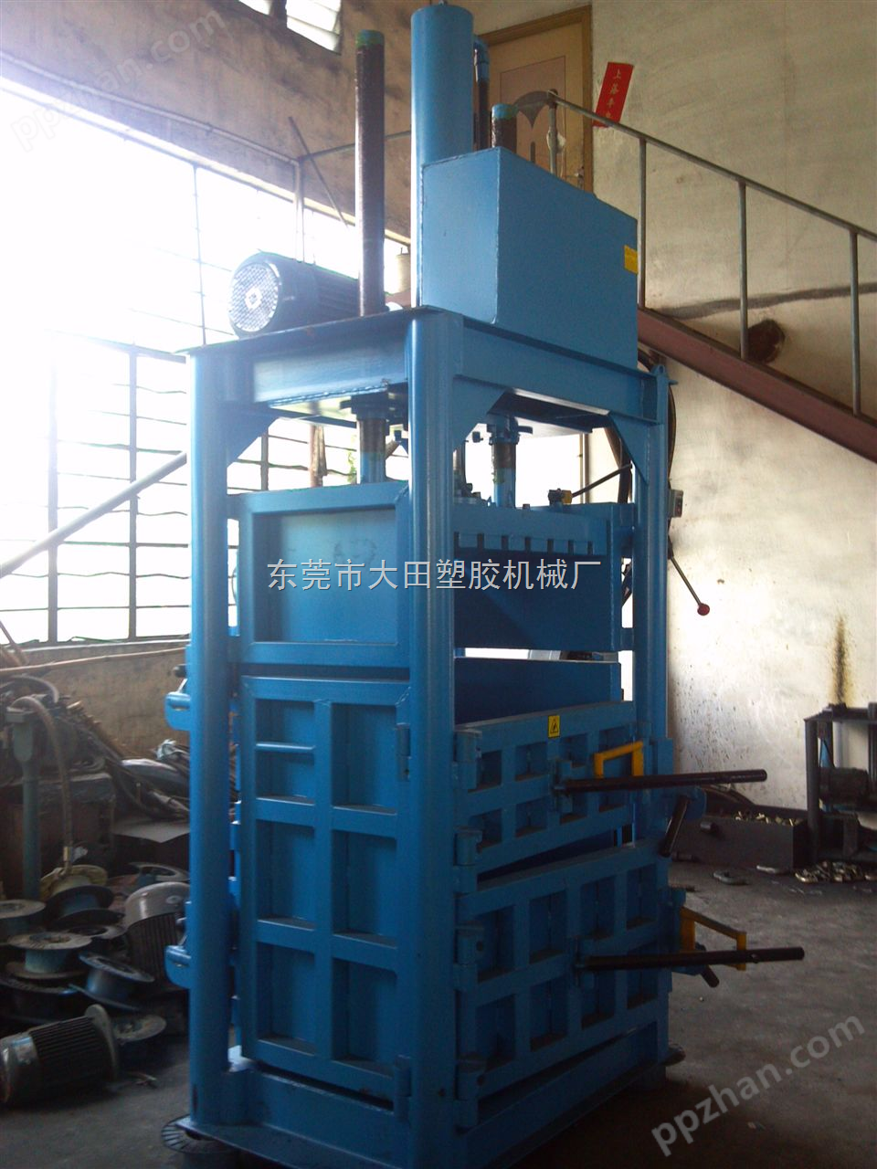 广州番禺沙湾30吨液压打包机、废纸打包机